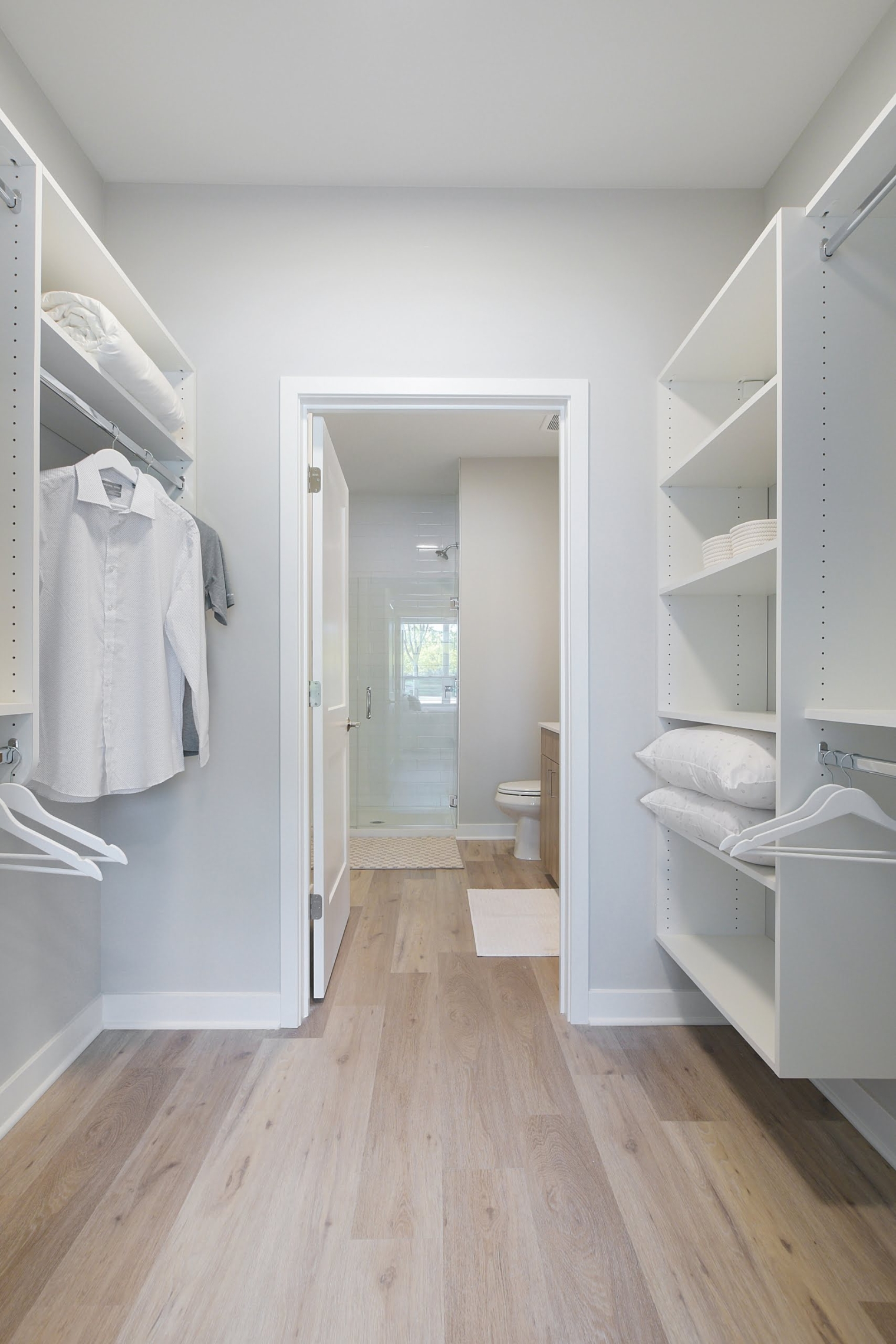 thehenry walkincloset